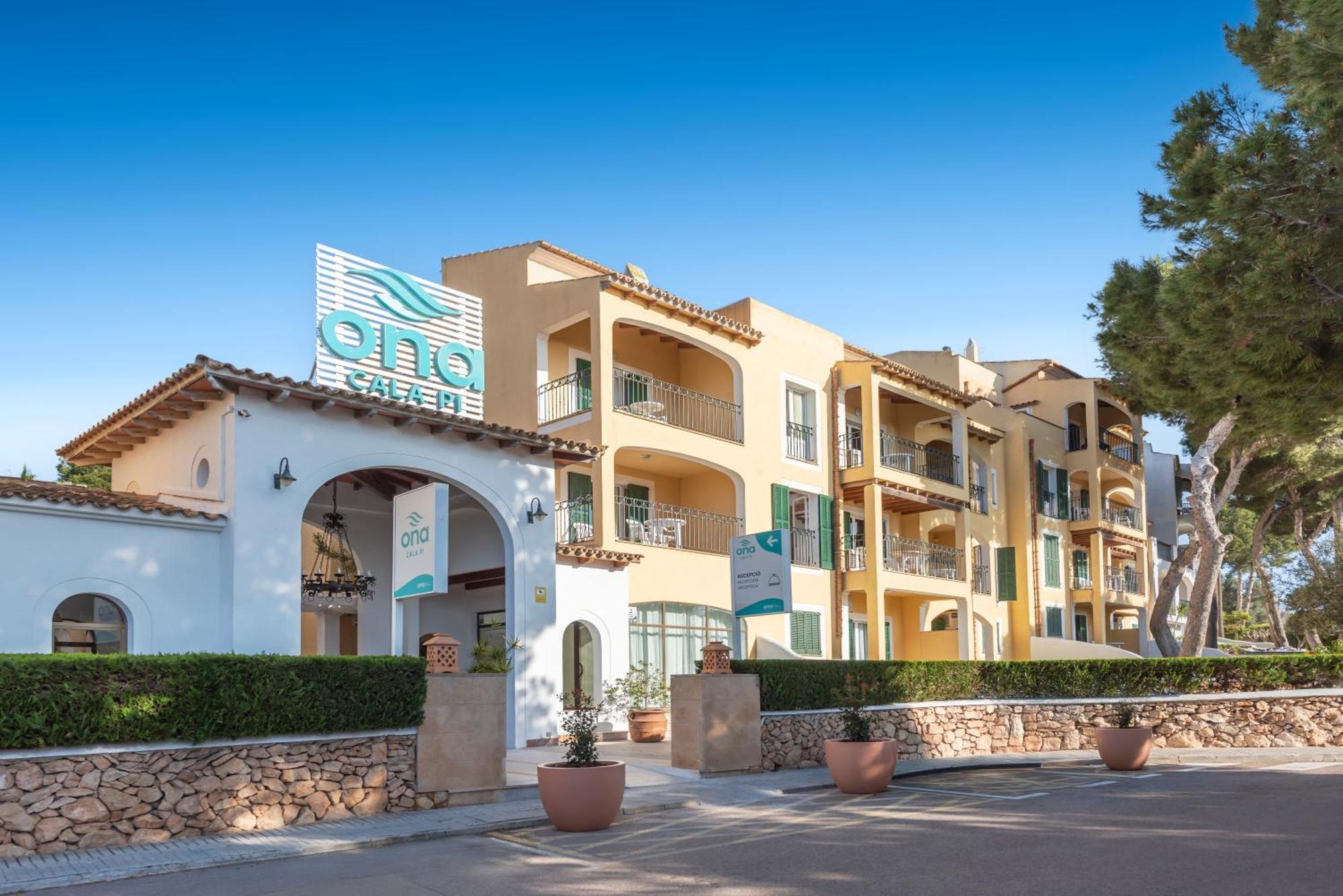 Aparthotel Ona Cala Pi Club Екстериор снимка