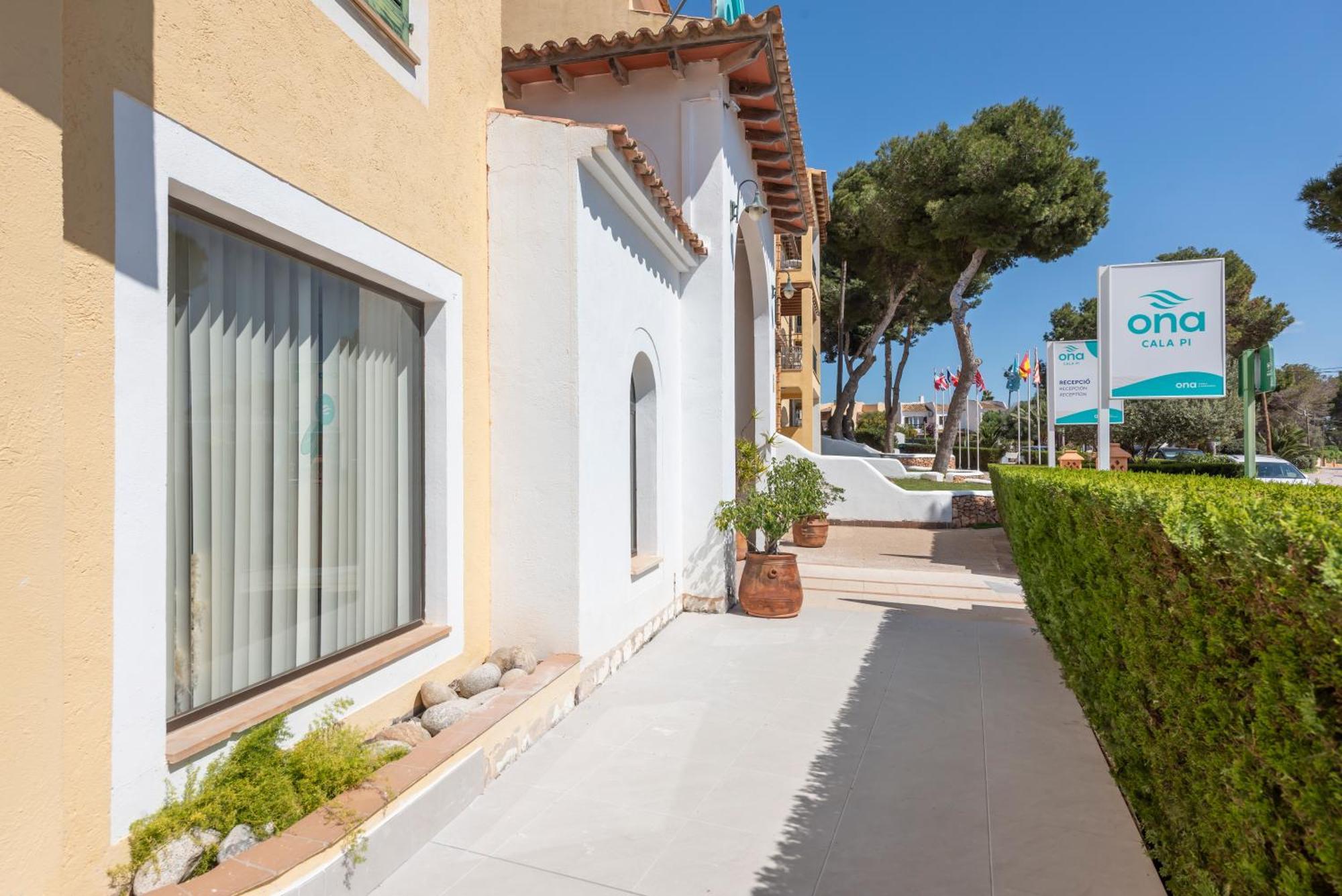 Aparthotel Ona Cala Pi Club Екстериор снимка